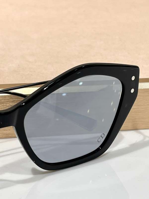 Picture of Dior Sunglasses _SKUfw53678420fw